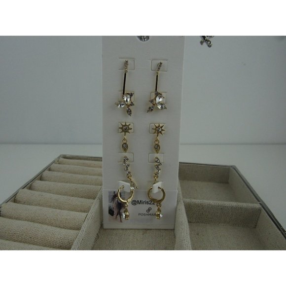 NEW WITH TAGS EXPRESS SET OF 5 SHINY GOLD EARRING SET - Picture 1 of 4